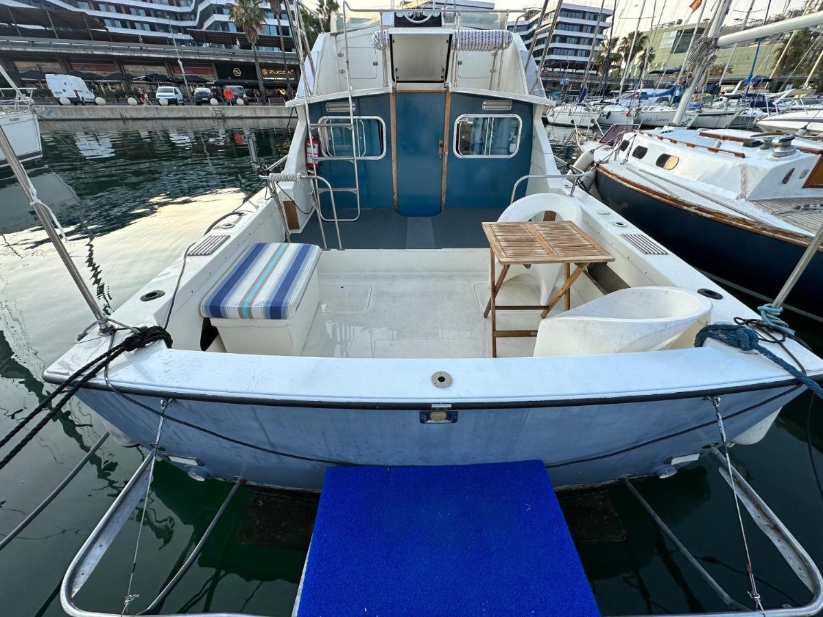 !!Boat With Ac In Port Forum 2 Bikes Included!! Hotel ซานต์อาเตรียเดเบซอซ ภายนอก รูปภาพ