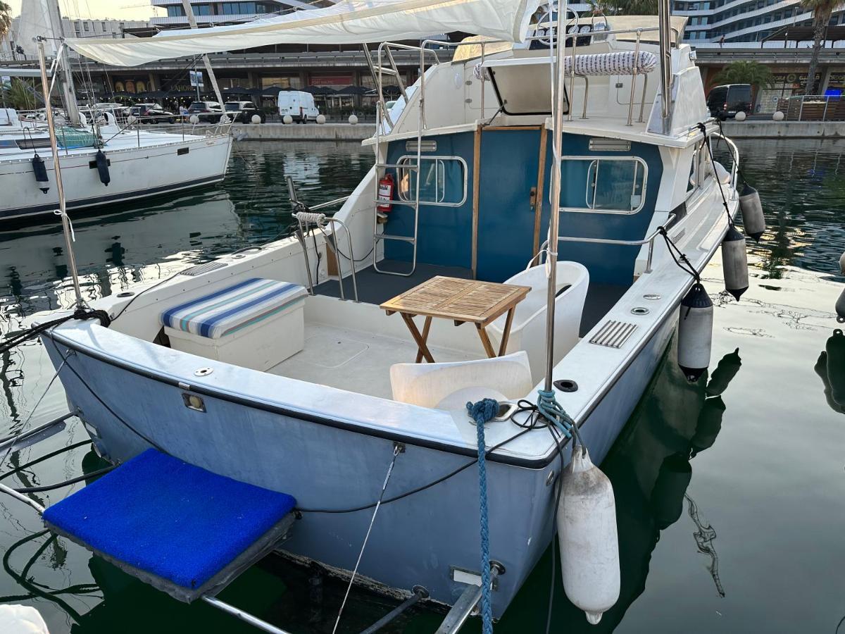 !!Boat With Ac In Port Forum 2 Bikes Included!! Hotel ซานต์อาเตรียเดเบซอซ ภายนอก รูปภาพ