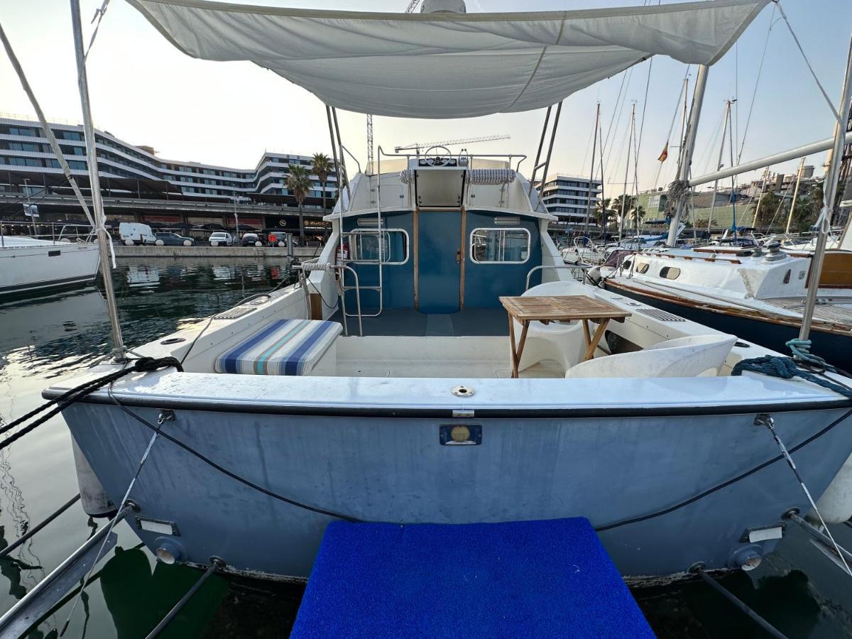 !!Boat With Ac In Port Forum 2 Bikes Included!! Hotel ซานต์อาเตรียเดเบซอซ ภายนอก รูปภาพ